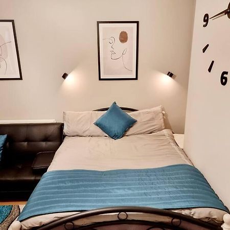 Stylish Apartment, Self Check-In, Ideal 4 Contractors, 25Mins To Gatwick Airport Thornton Heath エクステリア 写真