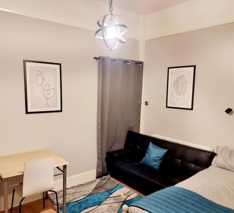 Stylish Apartment, Self Check-In, Ideal 4 Contractors, 25Mins To Gatwick Airport Thornton Heath エクステリア 写真