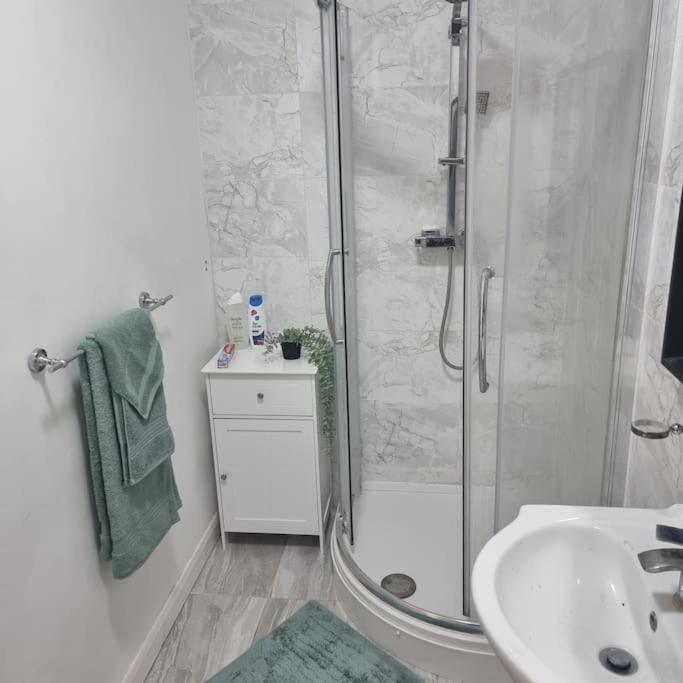 Stylish Apartment, Self Check-In, Ideal 4 Contractors, 25Mins To Gatwick Airport Thornton Heath エクステリア 写真